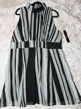 Voir Black and White Striped Sleeveless Midi Dress 18